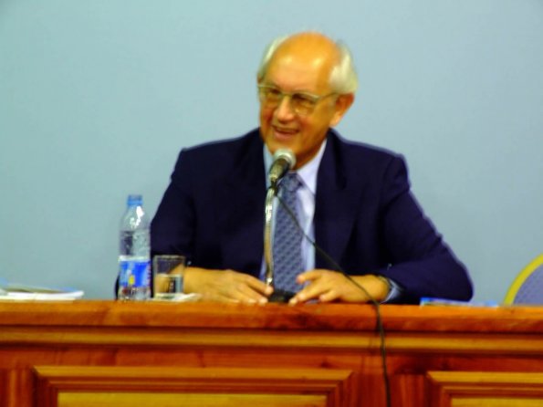 Profesor Wally.jpg Profesor Wally.jpg